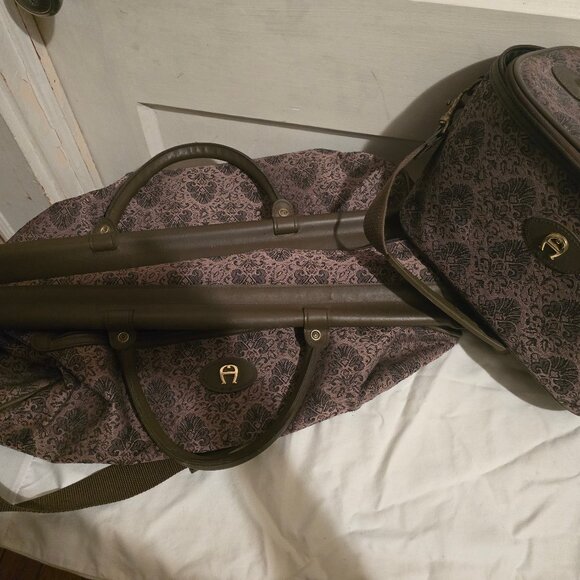 Etienne Aigner Duffle and Make up bag set, brown colors - Picture 1 of 10